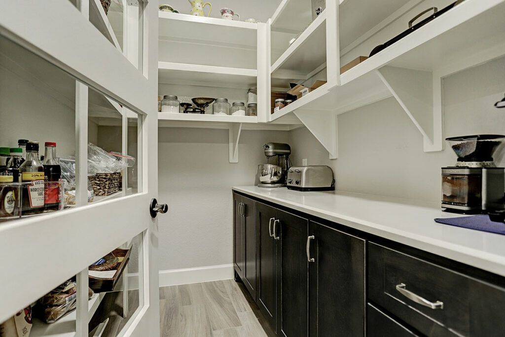 Butler’s Pantry With Custom Cabinetry And Quartz Countertops In A Texas Home